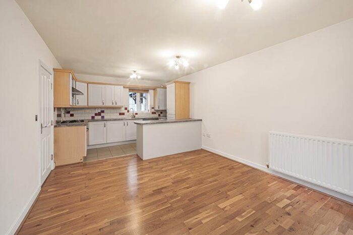 2 Bedroom Flat For Sale In Mill Fold Gardens, Littleborough, OL15