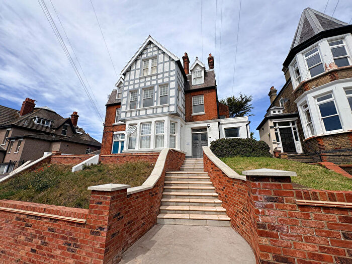 1 Bedroom Flat To Rent In Palmerston Road, Westcliff-On-Sea, SS0