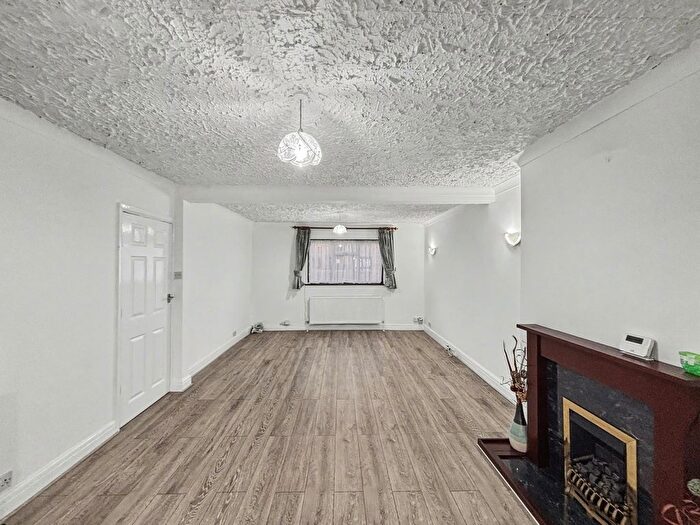 3 Bedroom Terraced House To Rent In The Broadway, Wealdstone, Harrow, HA3