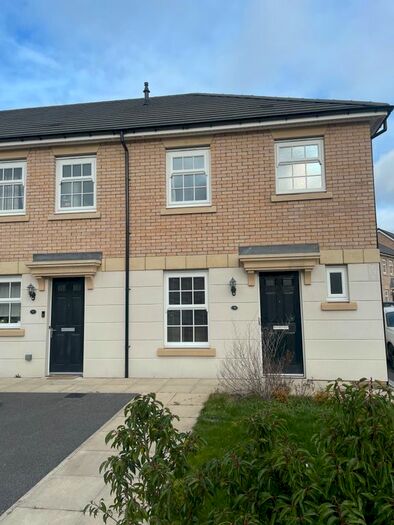 3 Bedroom Property To Rent In Farro Drive, York, YO30
