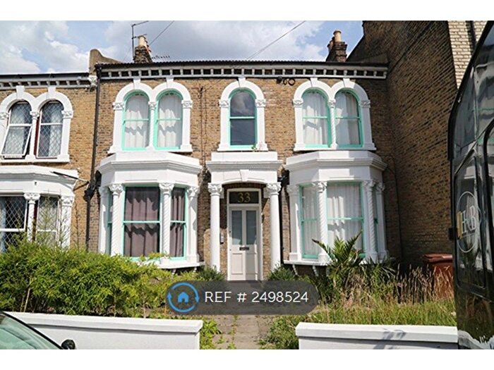 3 Bedroom Flat To Rent In Crofton Road, London, SE5