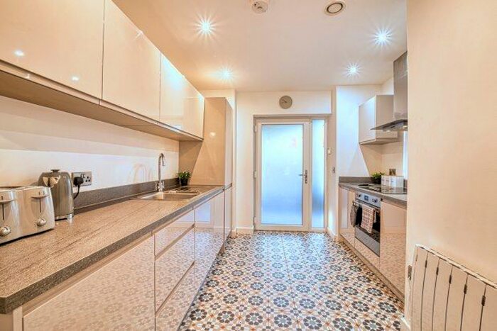 2 Bedroom Flat To Rent In Peggy Lane, Manchester, M22