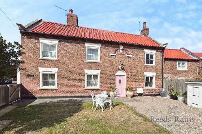 3 Bedroom Semi-Detached House For Sale In Main Street, Hemingbrough, Selby, North Yorkshire, YO8