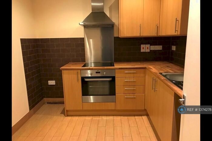 1 Bedroom Flat To Rent In Victoria Road, Ferndown, BH22