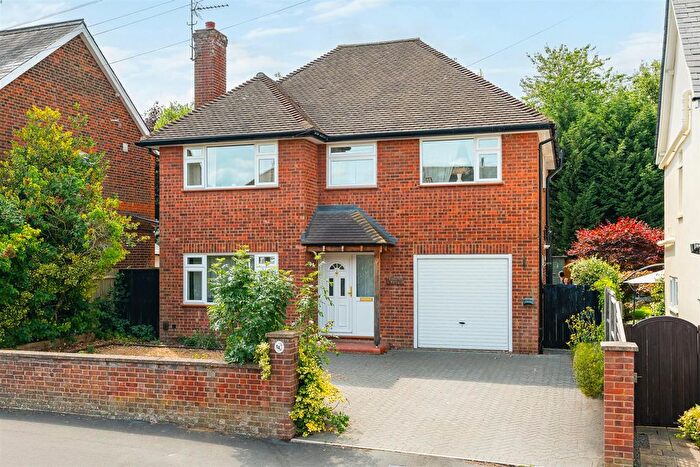 4 Bedroom Detached House For Sale In Pondcroft Road, Knebworth, SG3