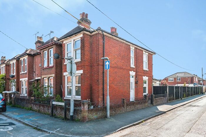 3 Bedroom End Terrace House For Sale In Fishers Road, Eling, Southampton, SO40