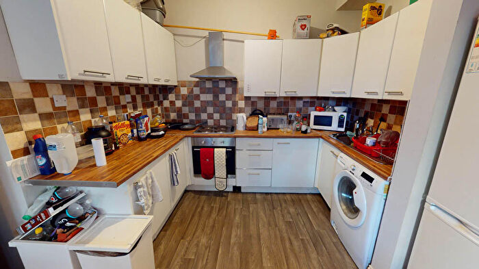 4 Bedroom House To Rent In St Michaels Road, Leeds, LS6
