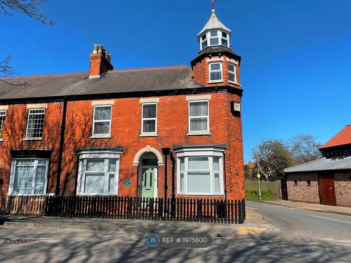 4 Bedroom End Of Terrace House To Rent In Coastguard Cottages, Easington, Hull, HU12
