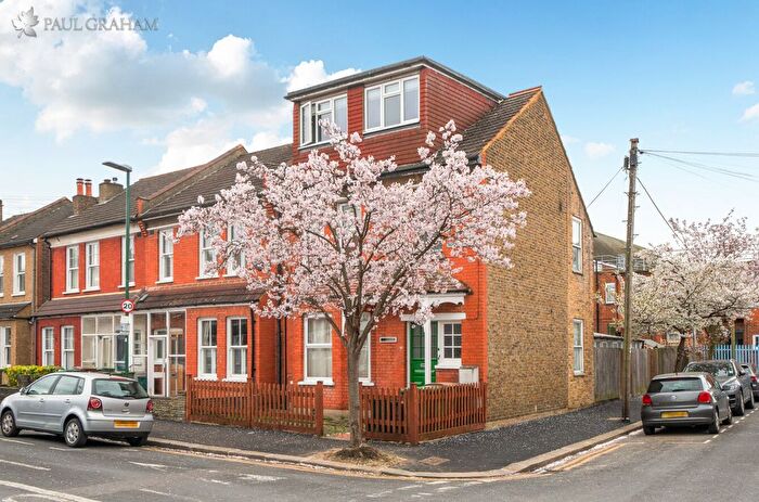 1 Bedroom Flat For Sale In Strathearn Road, Sutton, SM1