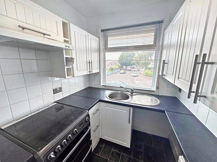 1 Bedroom Flat For Sale In Claremont Avenue, Bournemouth, BH9