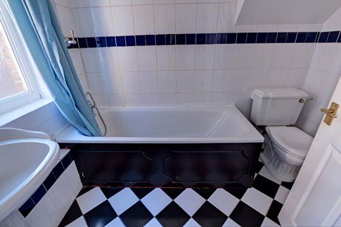 2 Bedroom Flat To Rent In Bayswater Road, Newcastle Upon Tyne, NE2