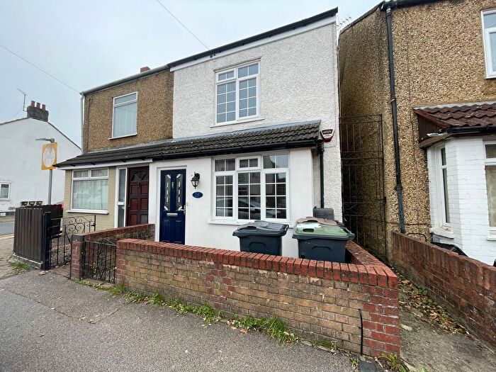 3 Bedroom End Terrace House To Rent In Letchworth Road, Luton, LU3