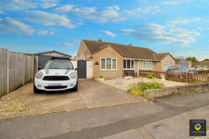 3 Bedroom Semi-Detached Bungalow To Rent In Tintern Road, Tuffley, GL4