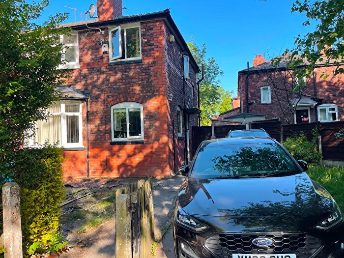 3 Bedroom Semi-Detached House To Rent In Green End Road, Manchester, M19