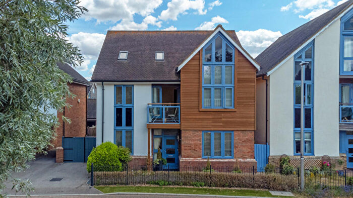 4 Bedroom Detached House To Rent In Kingswear Drive, Milton Keynes, MK10