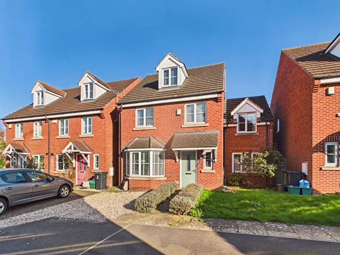 5 Bedroom Detached House For Sale In Country View, Gloucester, GL4