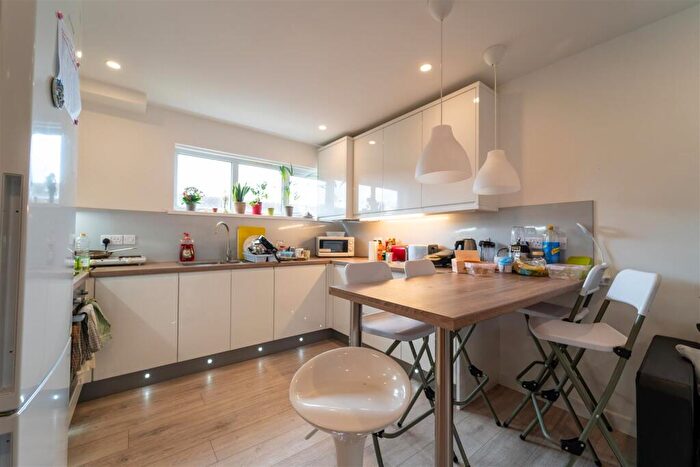 5 Bedroom House To Rent In Leeson Walk, Birmingham, B17