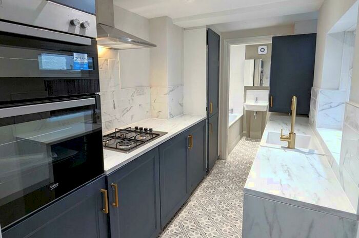 2 Bedroom Terraced House To Rent In Woking, Surrey, GU21