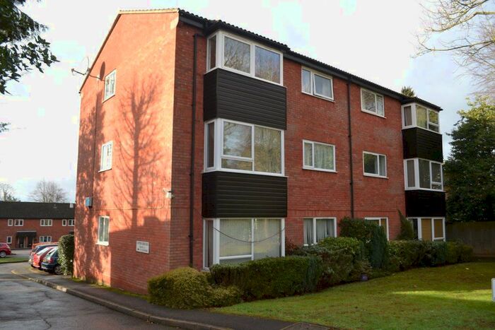 2 Bedroom Flat To Rent In Milton Road, Harpenden, AL5