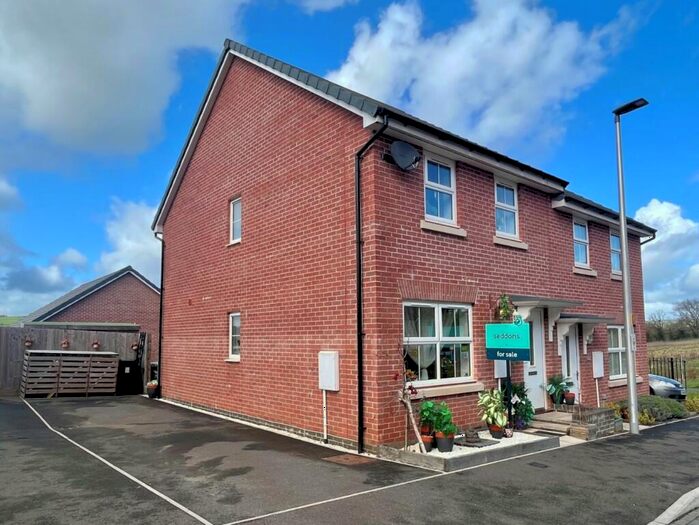 3 Bedroom Semi-Detached House For Sale In Braid Drive, Tiverton, Devon, EX16