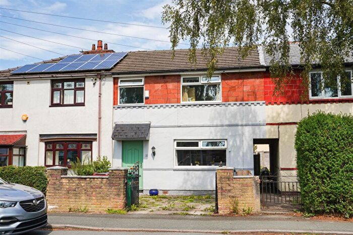 3 Bedroom Terraced House For Sale In Whitchurch Road, Withington, M20