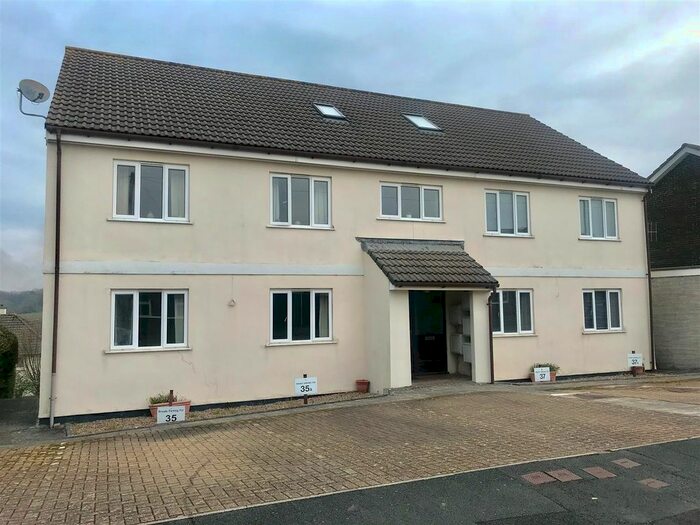 2 Bedroom Flat To Rent In Easterdown Close, Plymstock, Plymouth, PL9