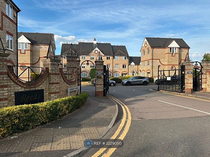 2 Bedroom Flat To Rent In Norbury Avenue, Watford, WD24