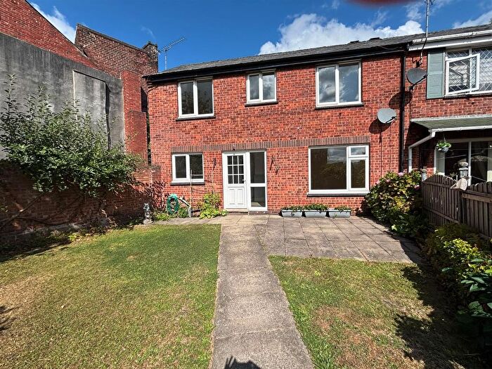 3 Bedroom Semi Detached House To Rent In Broomspring Lane, Sheffield, S10
