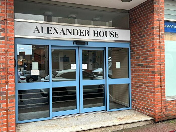 1 Bedroom Flat For Sale In Alexander House, Aldershot, GU11