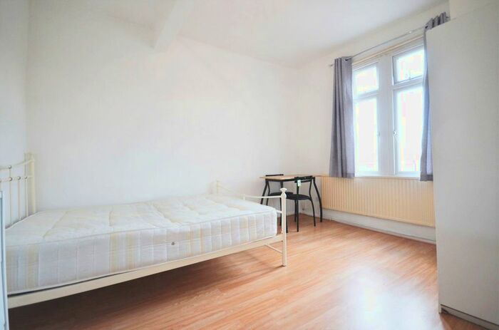 1 Bedroom Flat To Rent In High Street, London, W3