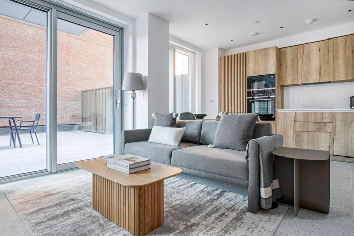 1 Bedroom Apartment To Rent In Tapestry Way, London, E1