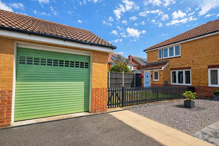 3 Bedroom Semi-Detached House For Sale In Bryson Close, Lee-On-The-Solent, PO13