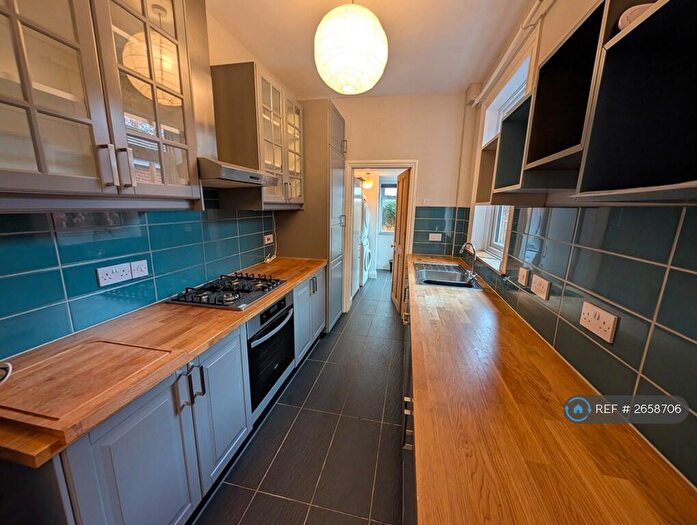 3 Bedroom Terraced House To Rent In Grange Road, Birmingham, B14