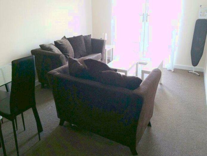2 Bedroom Apartment To Rent In Burlington House, L3