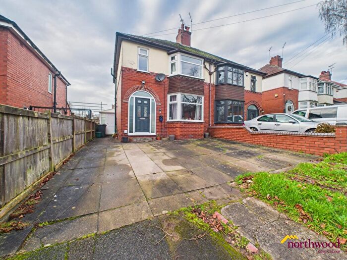 3 Bedroom Semi Detached House For Sale In Lincoln Ave, Newcastle-under-Lyme, ST5