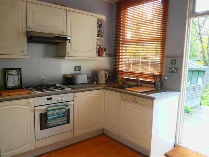 2 Bedroom Maisonette To Rent In Arnold Court, Truro Road, Bounds Green, N22