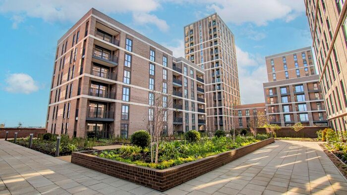 2 Bedroom Flat For Sale In Halewood Way, Rainham, RM13