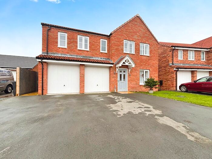 5 Bedroom Detached House For Sale In Field Avenue, Saxilby, LN1