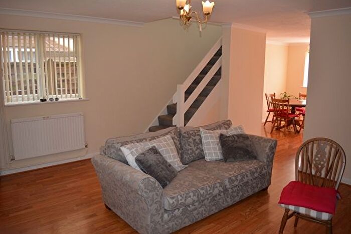 3 Bedroom Terraced House To Rent In Martham Close, Bedford, MK40