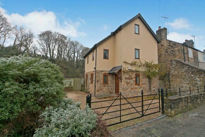 4 Bedroom Detached House For Sale In Bridge Street, Pen-y-Cae, Wrecsam, Bridge Street, LL14