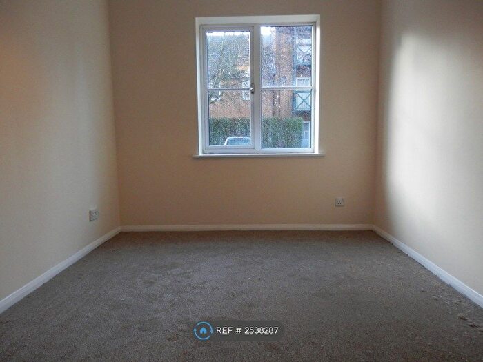 2 Bedroom Flat To Rent In Rose Kiln Lane, Reading, RG1