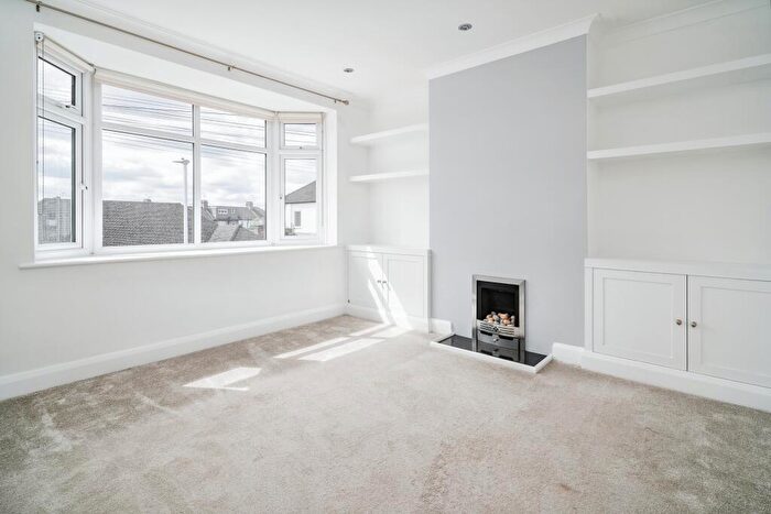 2 Bedroom Flat To Rent In Station Parade, Cherry Tree Rise, IG9