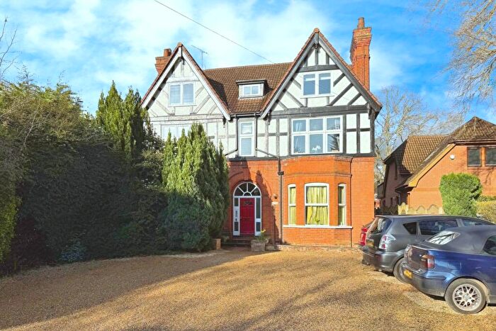 1 Bedroom Apartment To Rent In St Johns Street, Crowthorne, RG45