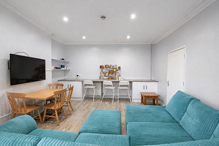 5 Bedroom Terraced House To Rent In Castle Boulevard, Nottingham, NG7