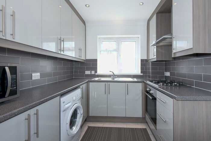 3 Bedroom Semi-Detached House To Rent In Boyn Hill Road, Maidenhead, SL6