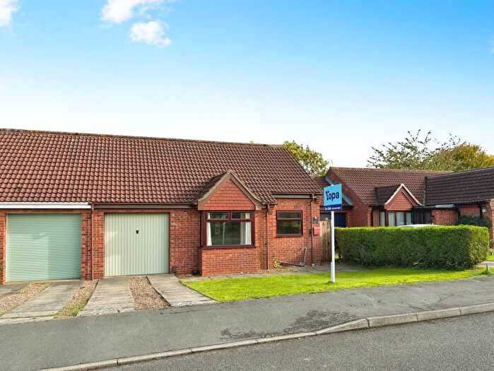 2 Bedroom Semi Detached Bungalow For Sale In Heathfield Avenue, Branston, LN4