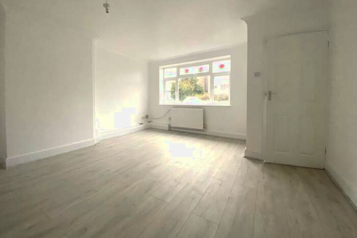 3 Bedroom Terraced House To Rent In Heron Hill, Belvedere, DA17