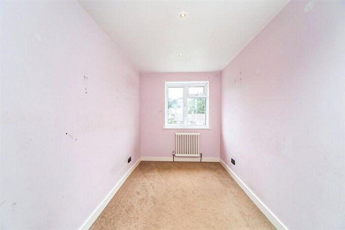3 Bedroom Terraced House For Sale In Rodway Road, Tilehurst, Reading, RG30