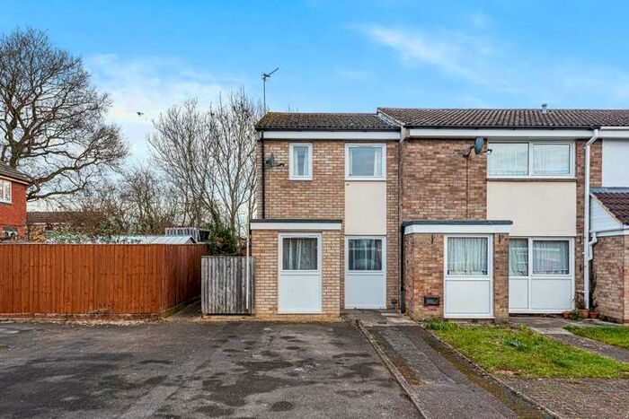 2 Bedroom End Of Terrace House To Rent In Lancaster Close, Bicester, OX26