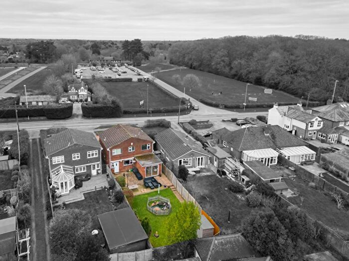 4 Bedroom Detached House For Sale In Penn Road, Hazlemere, Buckinghamshire, HP15